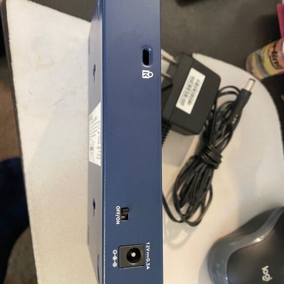 NETGEAR - 8-Port Gigabit Ethernet - Picture 3 of 5